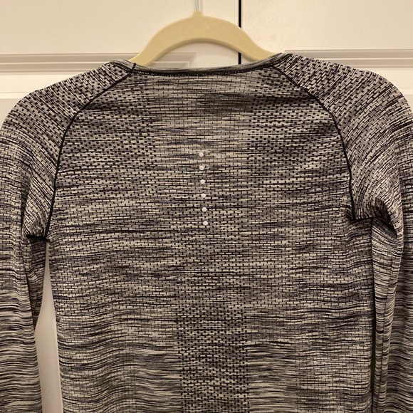 Nike Dri-Fit womens long sleeve size Extra Small - Picture 5 of 6